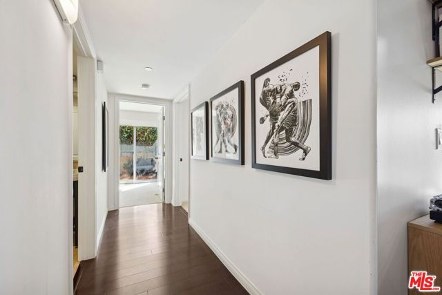 1150 S Oxford Avenue, Los Angeles CA: https://media.crmls.org/mediaz/51d6457e-7763-4ad8-ae0c-9daf4aa39ac1.jpg