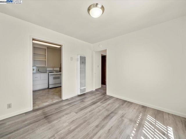 19979 Wisteria St, Castro Valley CA: https://media.crmls.org/mediaz/51d70a15-b891-4e82-b941-703088f4ce9a.jpg