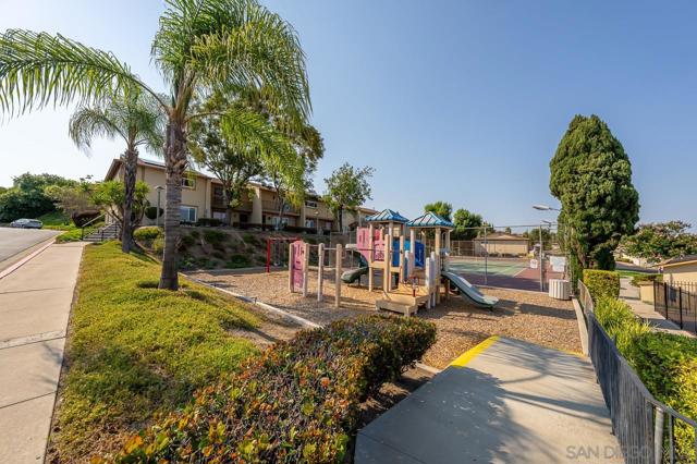 5800 Lake Murray Blvd, La Mesa CA: https://media.crmls.org/mediaz/51d77ae2-e584-493d-9f54-543f25237d43.jpg