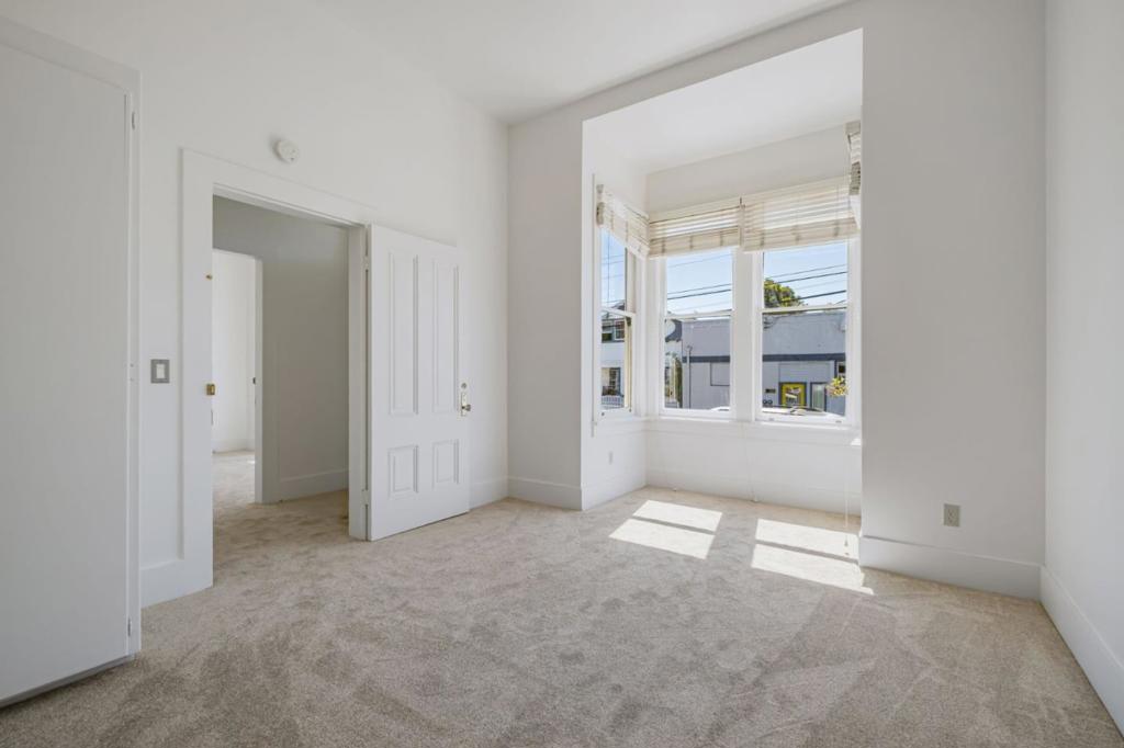 https://media.crmls.org/mediaz/51d7ba5e-bd73-482a-ae29-ecf8612ea404.jpg?preset=X-Large