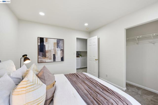 Image 42 of 55 For 15518 Harbor Way