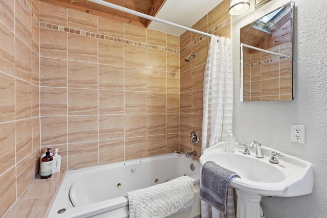 Detail Gallery Image 21 of 29 For Tuttle St, Carlsbad,  CA 92008 - 1 Beds | 1 Baths