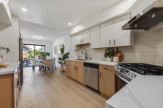 2863 El Capitan Dr, Pleasanton CA: https://media.crmls.org/mediaz/51d88acb-6ac2-4c6c-8d2c-02d620f2290f.jpg