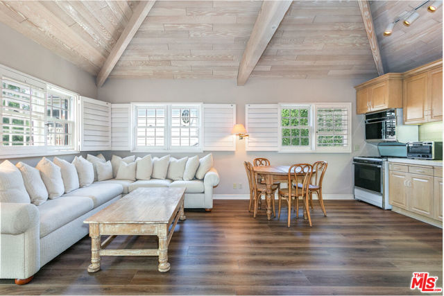 612 N Alta Drive, Beverly Hills CA: https://media.crmls.org/mediaz/51d8a8f1-afda-492f-930a-9e61afa9ecce.jpg