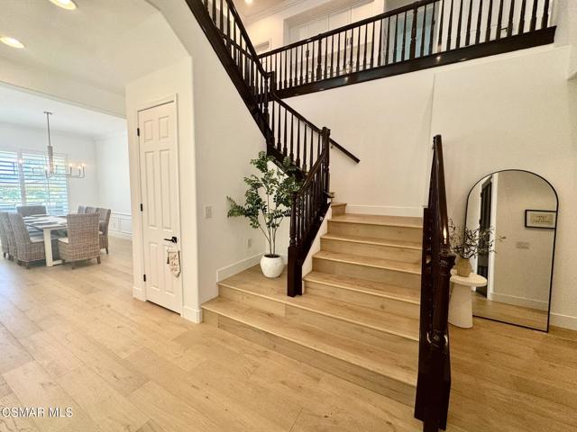 4984 Corral Street, Simi Valley CA: https://media.crmls.org/mediaz/51d98007-a26e-4453-b549-271ac3940831.jpg