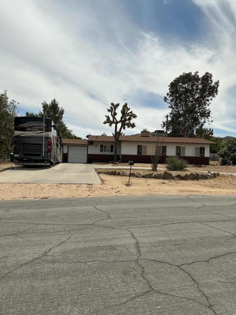 56857 Anaconda Drive, Yucca Valley CA: https://media.crmls.org/mediaz/51d9ab95-b08a-47b6-a954-83540191d8ed.jpg