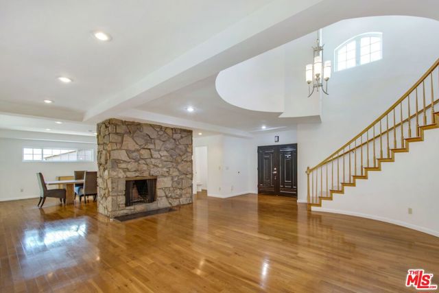 4521 Don Timoteo Drive, Los Angeles CA: https://media.crmls.org/mediaz/51dae695-3b18-4f19-b7bb-2782ca0a6ef8.jpg