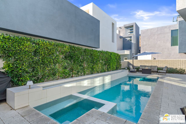431 Suave Lane, Palm Springs CA: https://media.crmls.org/mediaz/51daf17e-7e02-4c0e-8780-0e36b7b36478.jpg