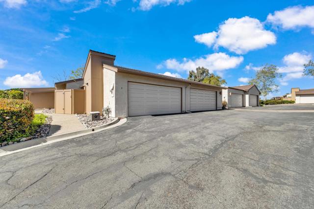 Detail Gallery Image 4 of 51 For 6050 Henderson #9,  La Mesa,  CA 91942 - 3 Beds | 2 Baths