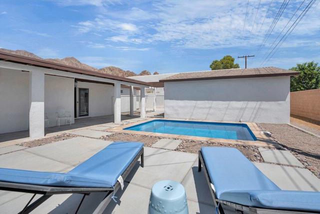 51480 Avenida Obregon, La Quinta CA: https://media.crmls.org/mediaz/51dc1f4d-ae42-4382-b29c-5d9b457047fd.jpg