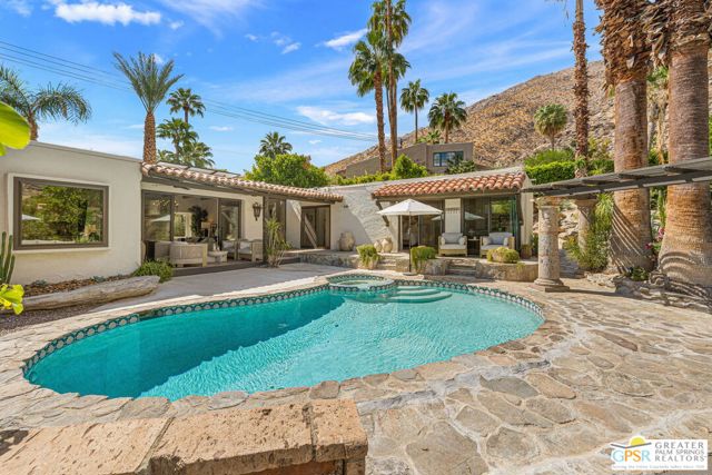 370 W Crestview Drive, Palm Springs, CA 92264