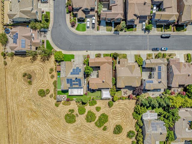 5812 Cajon Way, Gilroy CA: https://media.crmls.org/mediaz/51dd42ce-ee99-48c7-a07e-db78fda0c78b.jpg
