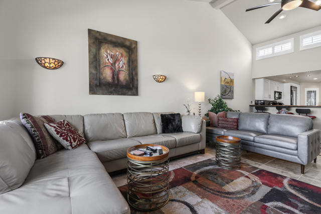 186 Running Springs Drive, Palm Desert CA: https://media.crmls.org/mediaz/51dd8ae8-4573-44e2-9f54-5f302211ecf6.jpg