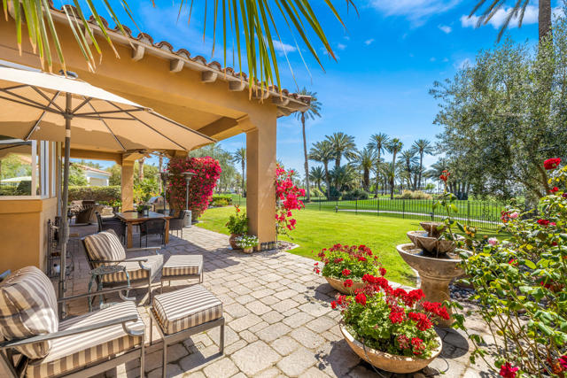 56025 Village Drive, La Quinta CA: https://media.crmls.org/mediaz/51de66ba-b4cf-4b49-be05-4718f4b8b599.jpg