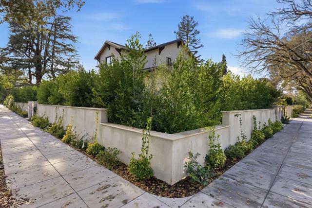 265 Coleridge Avenue, Palo Alto CA: https://media.crmls.org/mediaz/51de875e-cc5c-4ade-8b12-8de8ef65b090.jpg