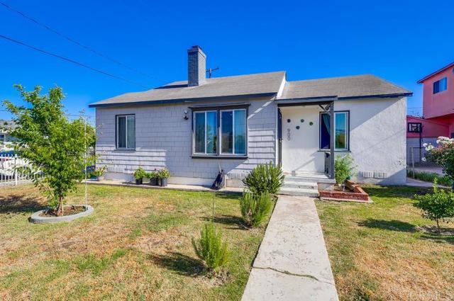 Detail Gallery Image 1 of 25 For 900 W Brazil St, Compton,  CA 90220 - 3 Beds | 1 Baths