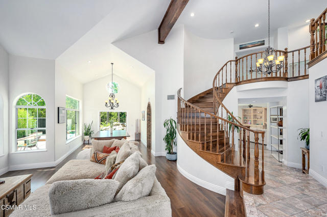 2554 Kirsten Lee Drive, Westlake Village CA: https://media.crmls.org/mediaz/51df2602-6407-4fd4-b51c-dce9d3814611.jpg