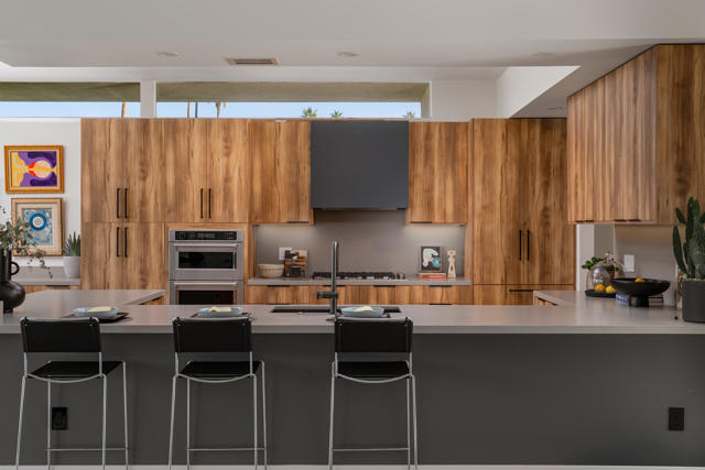 399 Desert Lakes Drive, Palm Springs CA: https://media.crmls.org/mediaz/51df3c3c-2e1d-4477-b977-fa9e3fee1bde.jpg