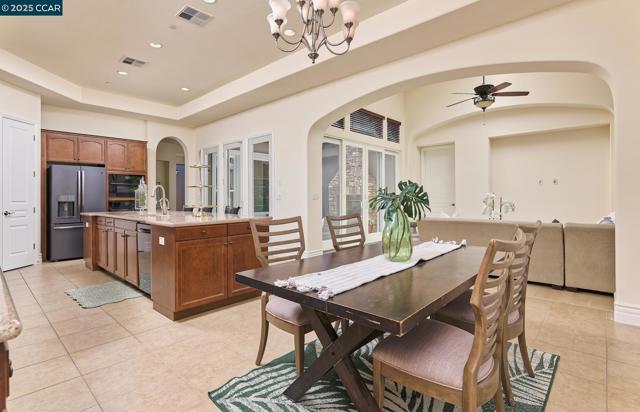 1681 Gamay Ln, Brentwood CA: https://media.crmls.org/mediaz/51dfdaa5-0781-49b4-978a-1384085e6b3c.jpg