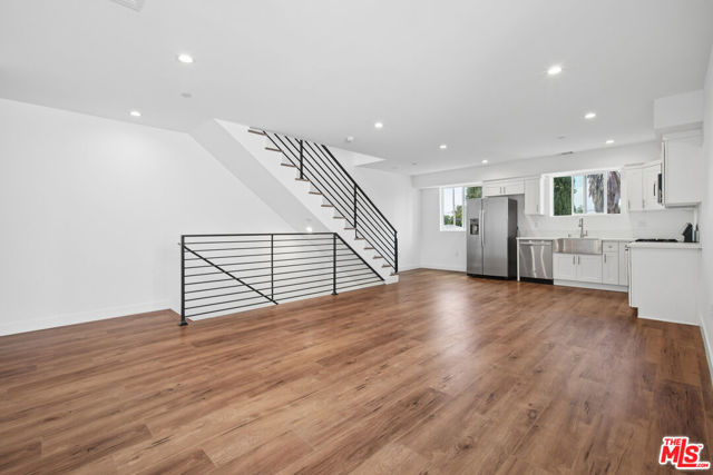6336 Beck Avenue, 2 photo 6
