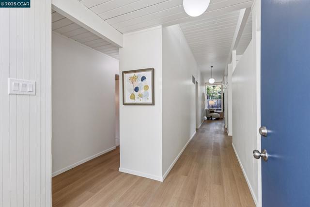 243 Santa Fe Dr, Walnut Creek CA: https://media.crmls.org/mediaz/51e0a647-0788-4717-bc38-a0d0852a868d.jpg