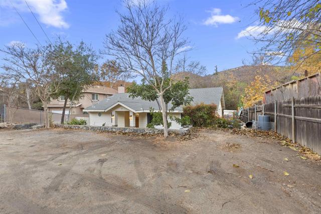 Image 24 of 35 For 933 Silverbrook Drive