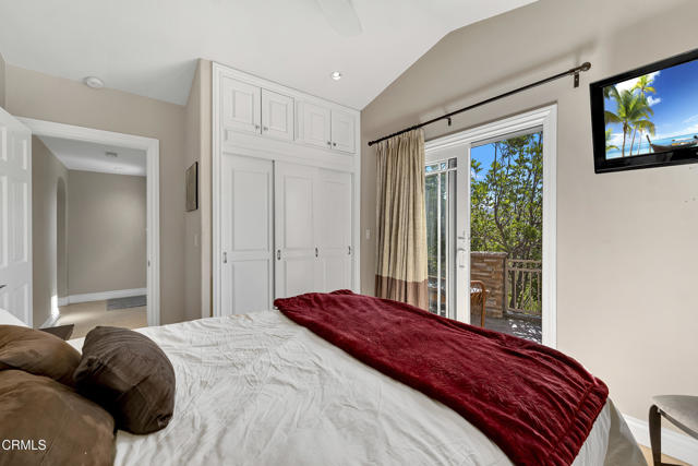 9999 Wornom Avenue, Sunland CA: https://media.crmls.org/mediaz/51e11d60-73dd-4262-ad6b-278bbd997be5.jpg