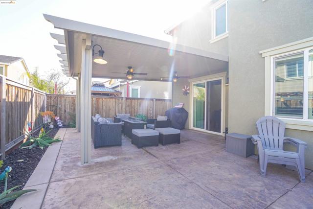 298 McClelland Way, Oakley CA: https://media.crmls.org/mediaz/51e21f2c-4015-4068-b1c4-9808ba4d23bd.jpg