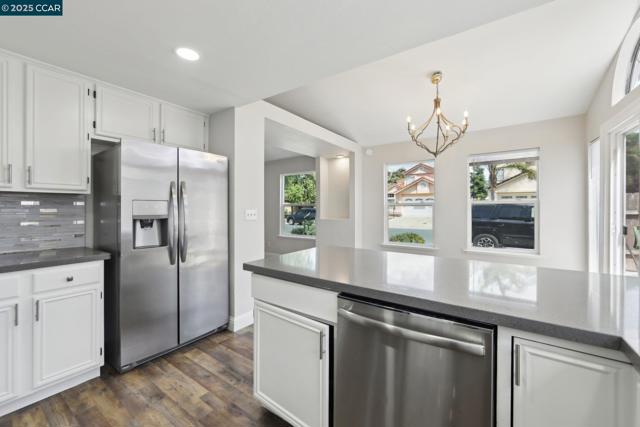 4464 Pampas Cir, Antioch CA: https://media.crmls.org/mediaz/51e2da90-a838-4b45-8281-57670e230a71.jpg
