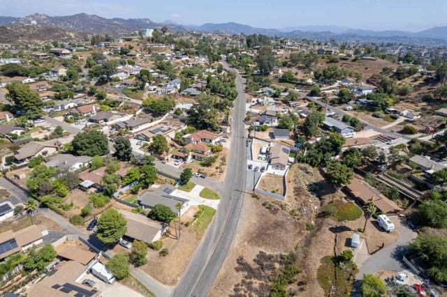 12274 Gay Rio Dr, Lakeside CA: https://media.crmls.org/mediaz/51e30784-f235-4830-ace2-fea36768e5e7.jpg