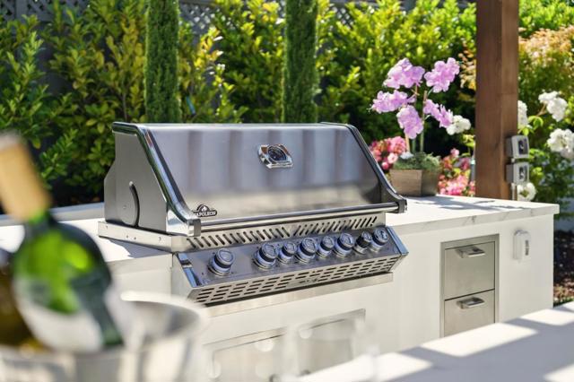 830 Bromfield Road, San Mateo CA: https://media.crmls.org/mediaz/51e3dbff-6df6-407a-b8c4-18e2fa542b40.jpg