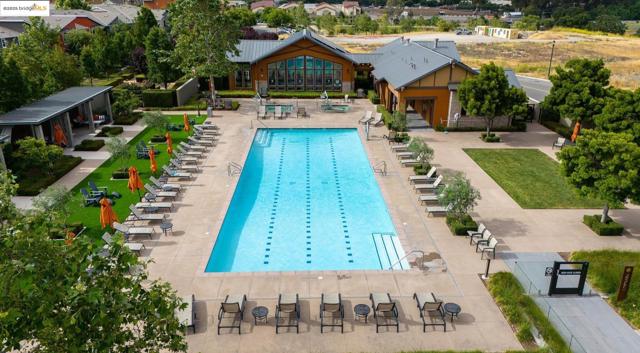 114 Teasel Cmn, Livermore CA: https://media.crmls.org/mediaz/51e42ba1-9dc5-46cc-9f80-771ac206ce04.jpg