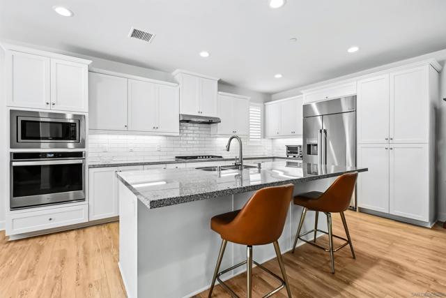 704 Merit Dr, San Marcos CA: https://media.crmls.org/mediaz/51e5e3c7-2719-48d2-ba5e-fed89c95ed7b.jpg