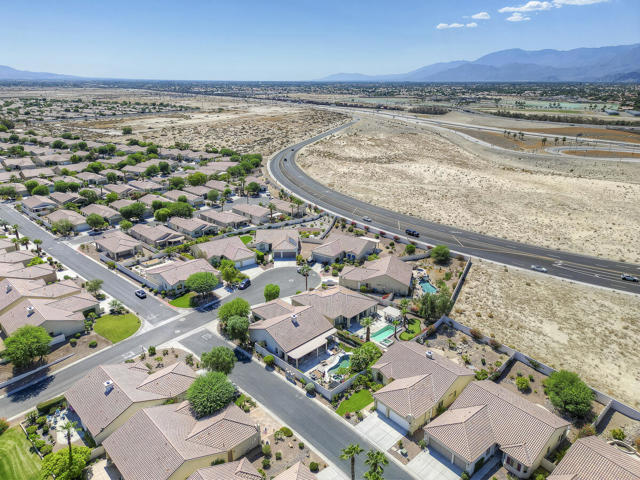 80174 Camino San Mateo, Indio CA: https://media.crmls.org/mediaz/51e60b51-5ed3-4850-8384-afcbb2f7ceec.jpg