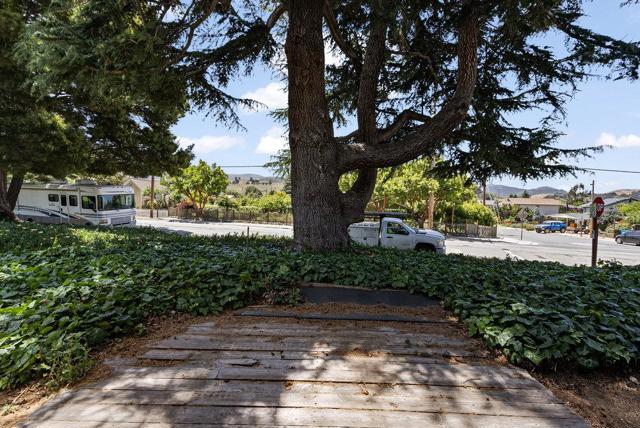 14 Via Serra, San Juan Bautista CA: https://media.crmls.org/mediaz/51e6f228-b5a4-4d0f-9f71-15ae870aa667.jpg
