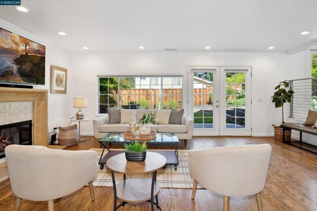 4397 N Water Oak Ct., Concord CA: https://media.crmls.org/mediaz/51e77816-e18f-43cc-b3c5-bc798ef09ca3.jpg
