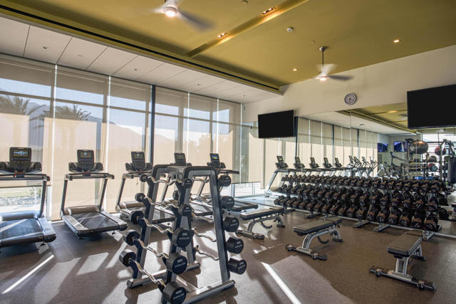 423 Fountain Drive, Palm Springs CA: https://media.crmls.org/mediaz/51e85f00-2709-4b98-8f07-5bbd1ea9769c.jpg