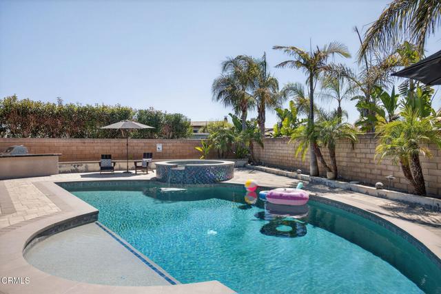 115 Cleveland Court, Ventura CA: https://media.crmls.org/mediaz/51e8a683-a42b-4bc5-9735-ae439dfd9348.jpg