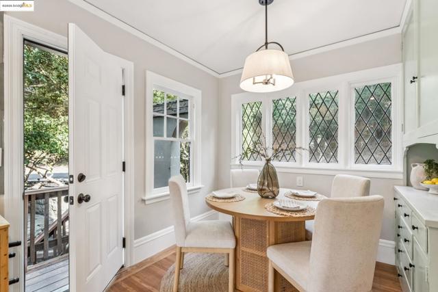 725 Carlston Ave, Oakland CA: https://media.crmls.org/mediaz/51e93cb6-ca23-4d1c-ba85-1eaef41efd77.jpg