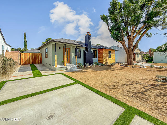 7530 Gaviota Avenue, Lake Balboa CA: https://media.crmls.org/mediaz/51e966f3-39c2-4a9d-a2cd-bfbcd9be4446.jpg