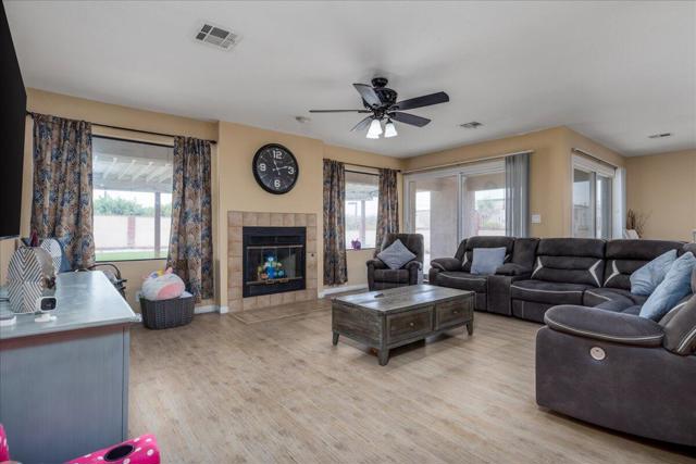 27650 Avenida Terrazo, Cathedral City CA: https://media.crmls.org/mediaz/51e9805c-eefa-4b1d-af41-efaac008d569.jpg