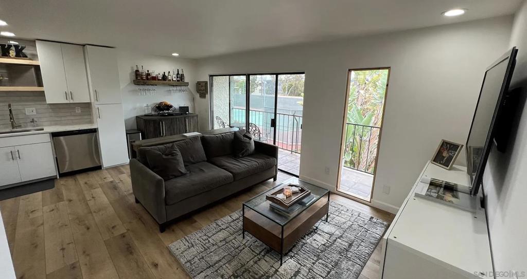1092 Fresno St - photo 4
