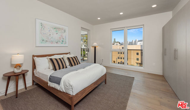 505 Barrington, Los Angeles CA: https://media.crmls.org/mediaz/51ea2591-29fc-4a82-beac-b583df1ab200.jpg