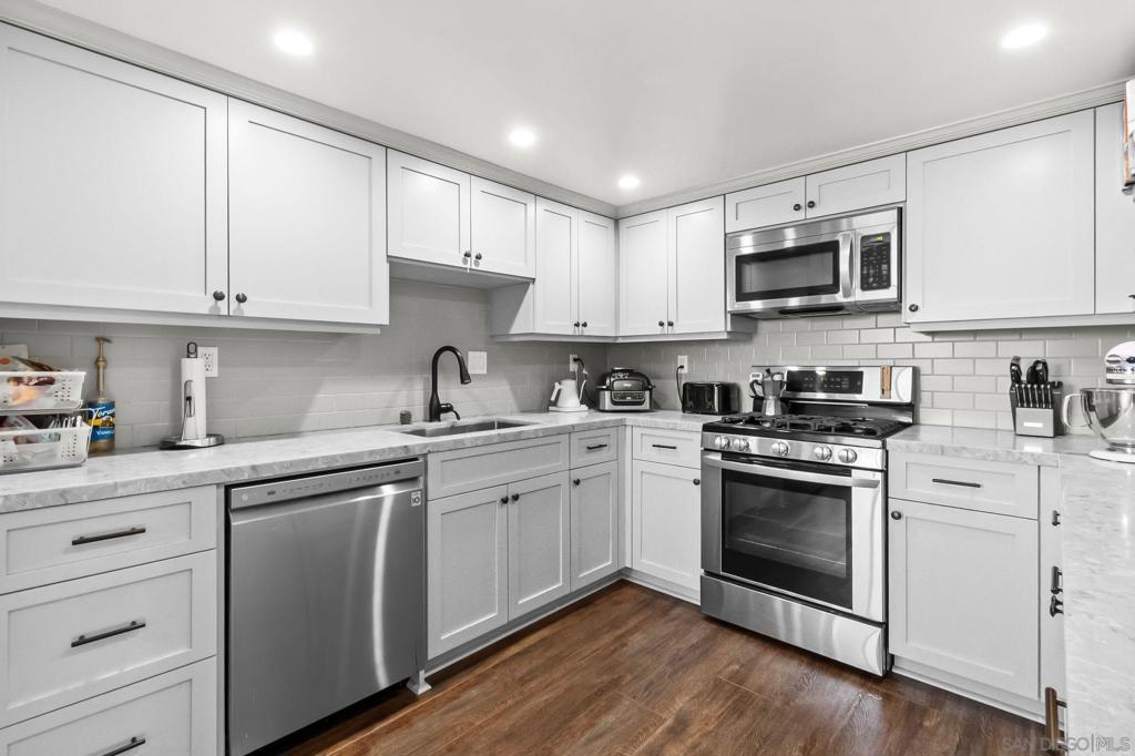 1449 Edgemont Street - photo 8