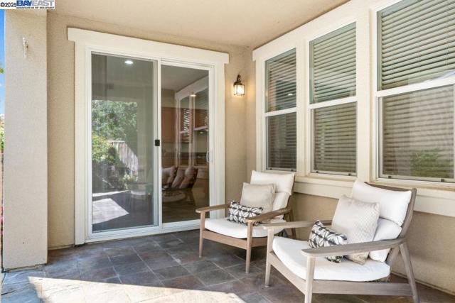 1525 Whispering Oaks Way, Pleasanton CA: https://media.crmls.org/mediaz/51ec250f-95ca-46d2-a15e-f14ddf176e8a.jpg
