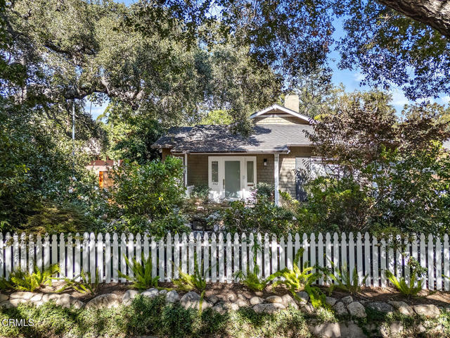 782 S Arroyo Boulevard, Pasadena CA: https://media.crmls.org/mediaz/51ec47b6-226a-409f-aa7f-c11821a0f9c1.jpg