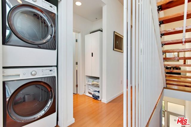 140 S Gramercy Place, Los Angeles CA: https://media.crmls.org/mediaz/51ecc95c-7578-4b85-ab27-fa7bb837360a.jpg