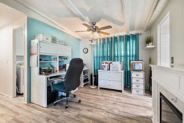 246 Laredo Drive, Palm Springs CA: https://media.crmls.org/mediaz/51ed0bec-e557-4b35-b42b-4343494e0539.jpg