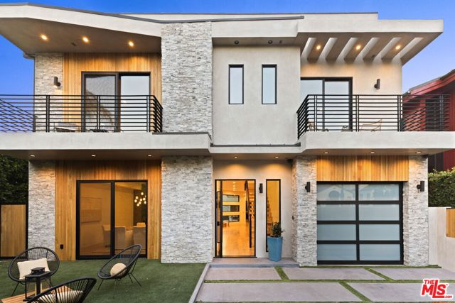 425 N Alfred Street, Los Angeles CA: https://media.crmls.org/mediaz/51eda691-f1dd-49c9-8272-5983314dbde6.jpg