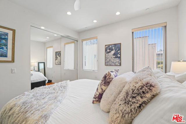 819 HOLT Avenue, Los Angeles CA: https://media.crmls.org/mediaz/51ee6b14-22e7-4dfd-ac9c-e57a8c0fd98b.jpg